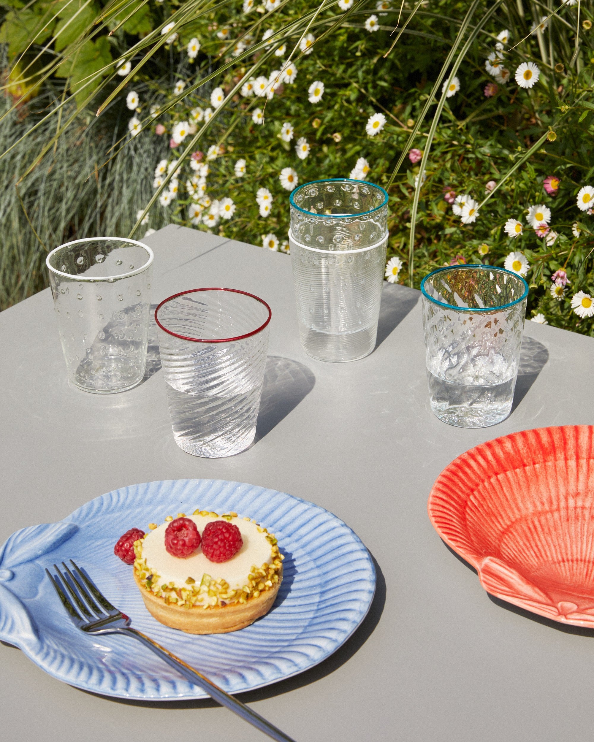WHALE VENUS DESSERT PLATES