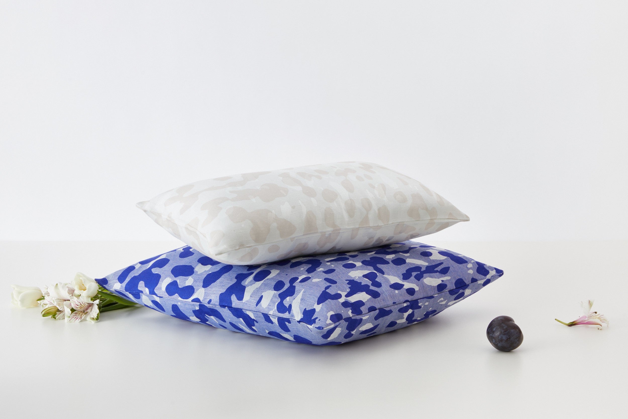 INDIGO CUSHION