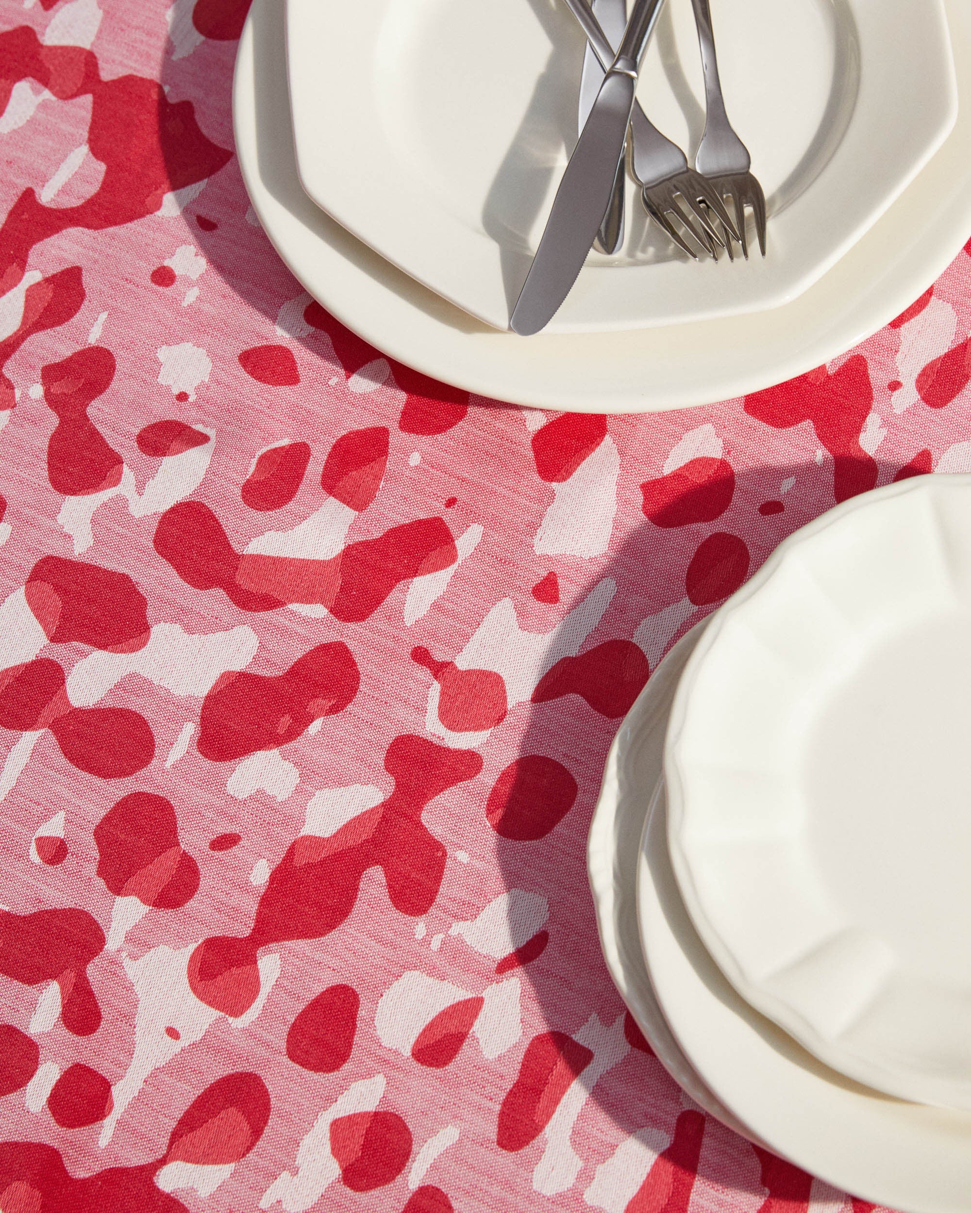 MAKE-UP TABLECLOTH