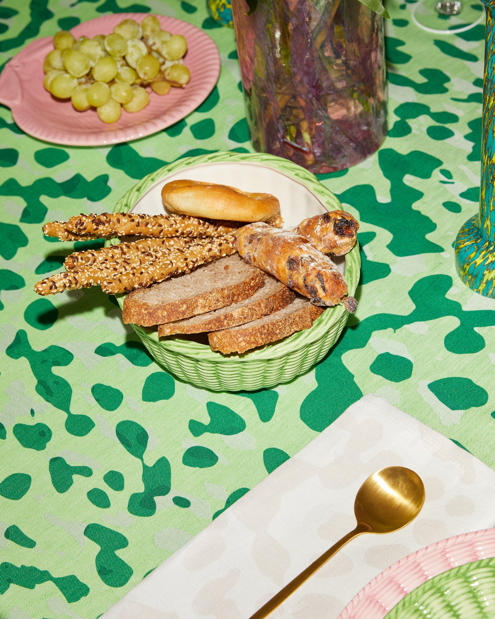 AVOCADO BREAD BASKET