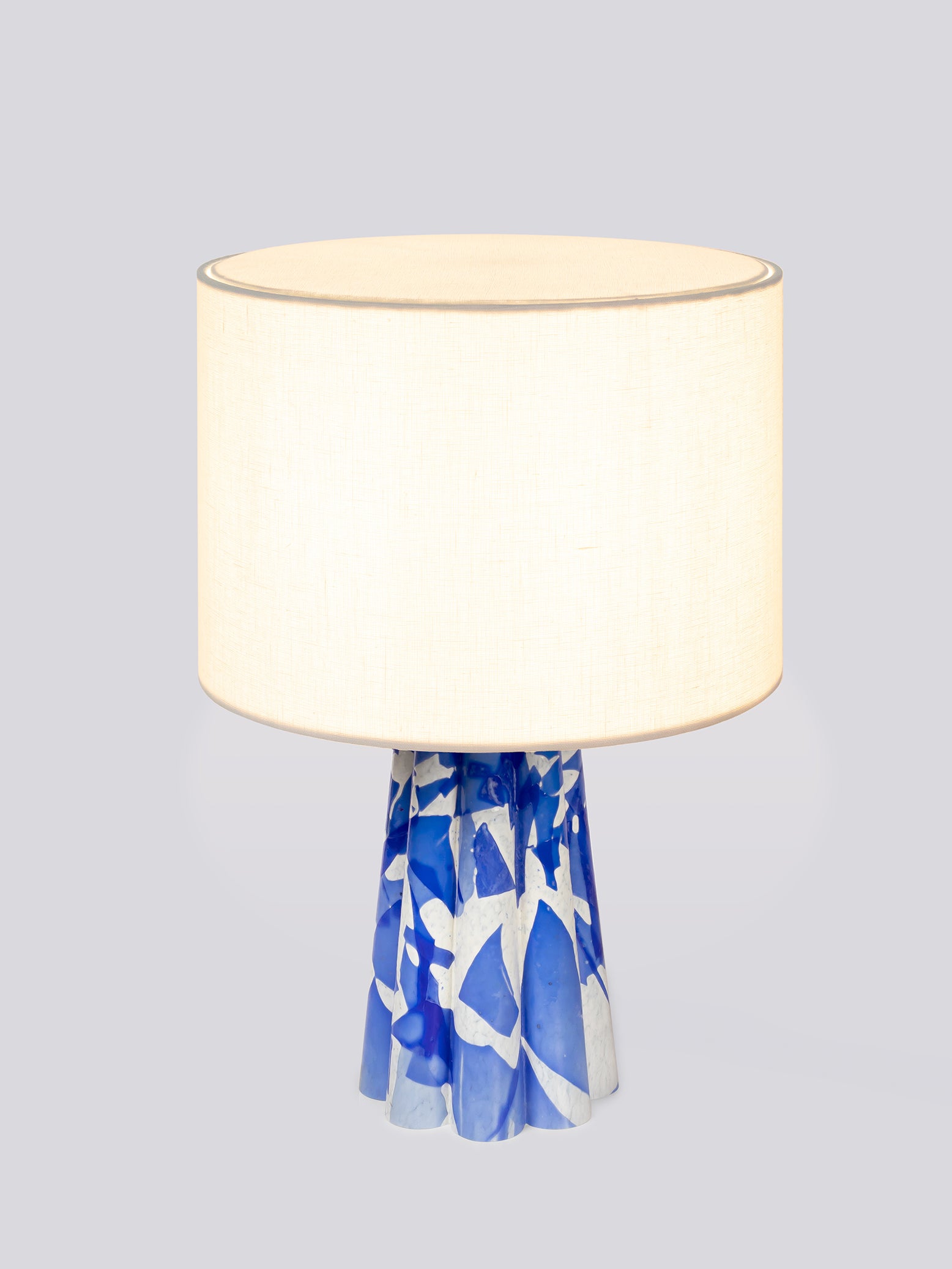BLUE BUCKET LAMP / LINEN